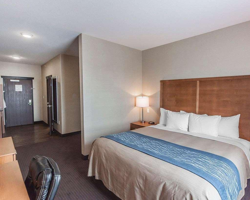 Comfort Inn & Suites Bonnyville Room photo