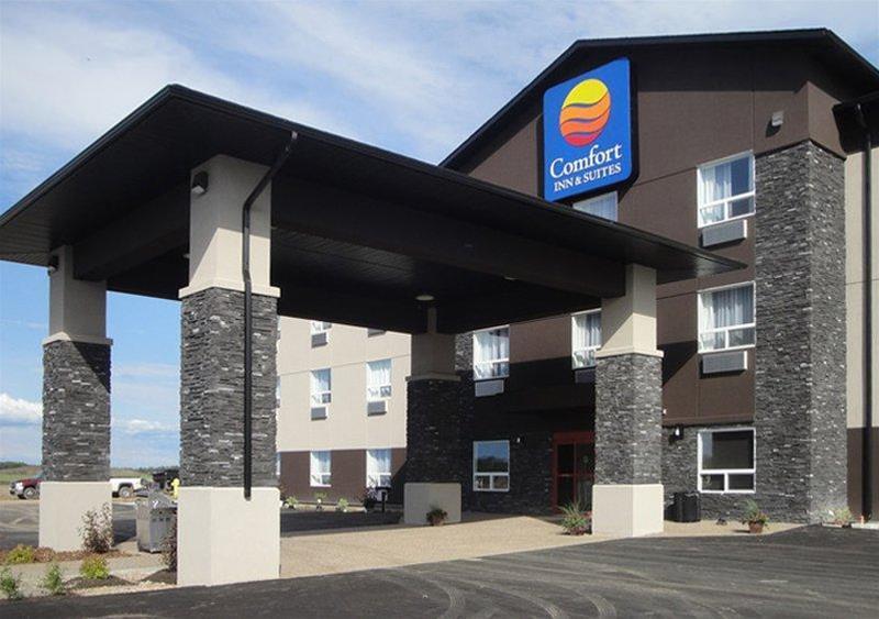 Comfort Inn & Suites Bonnyville Exterior photo